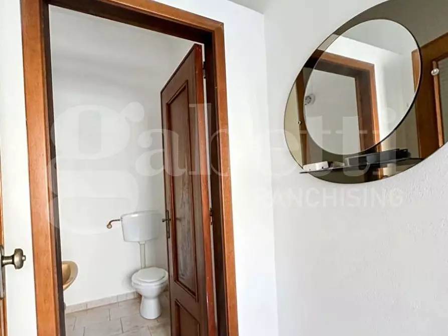 Immagine 5 di Negozio in vendita  in Via Cagliari, 89 a Capoterra