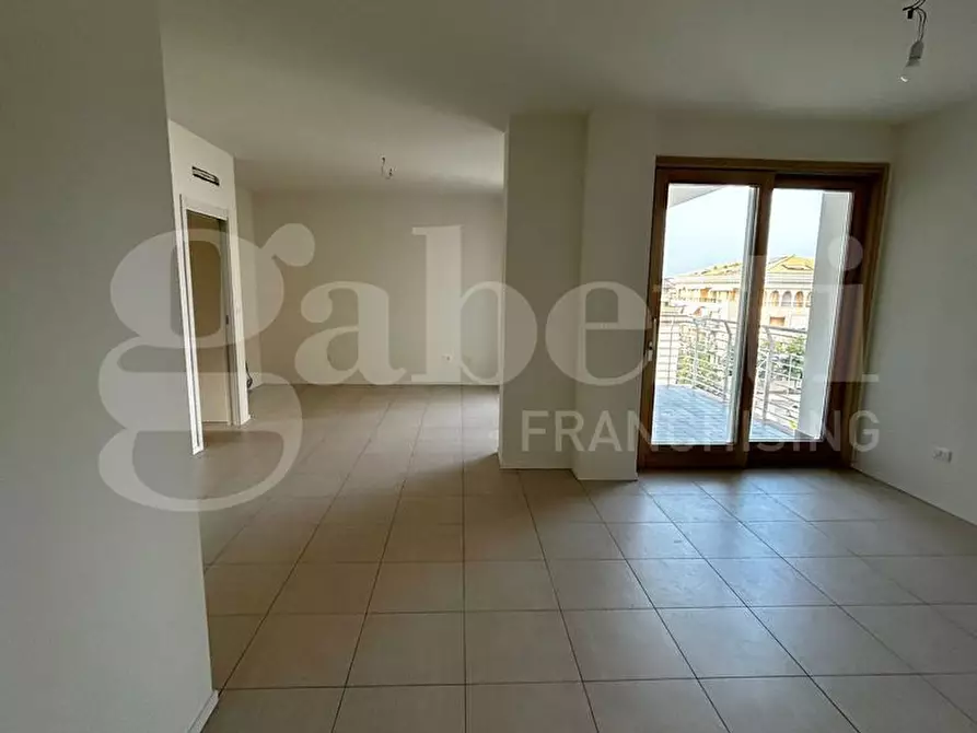 Immagine 3 di Appartamento in vendita  in Via Giovanni XXIII, 50 a Tortoreto