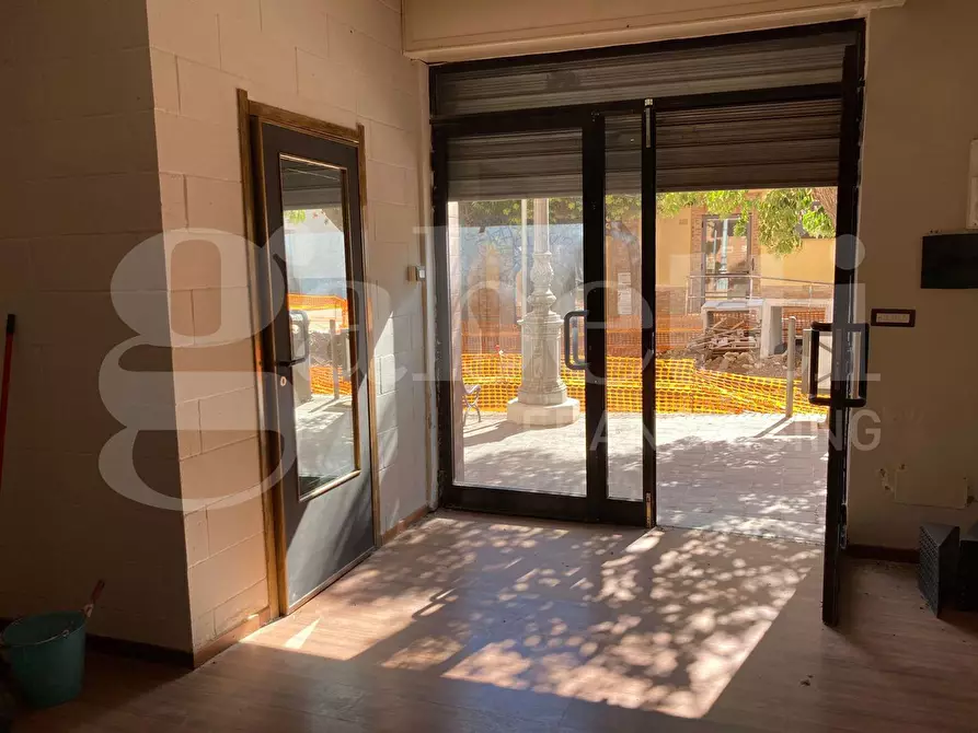 Immagine 6 di Negozio in vendita  in Corso Giacomo Matteotti, 289 a Torremaggiore