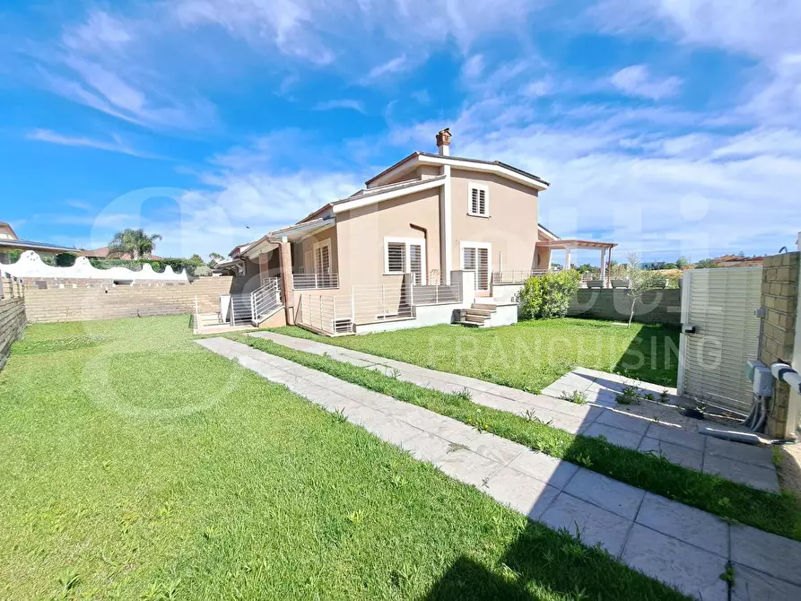 Immagine 1 di Villa in vendita  in Via arno, snc a Ardea