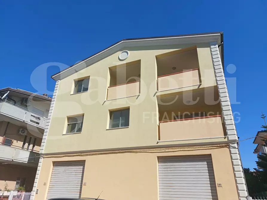 Immagine 35 di Palazzo in vendita  in Via Cesare Battisti, 163 a Alba Adriatica