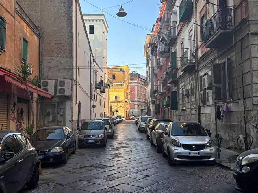 Immagine 1 di Negozio in vendita  in Via Sant' Antonio Abate a Napoli