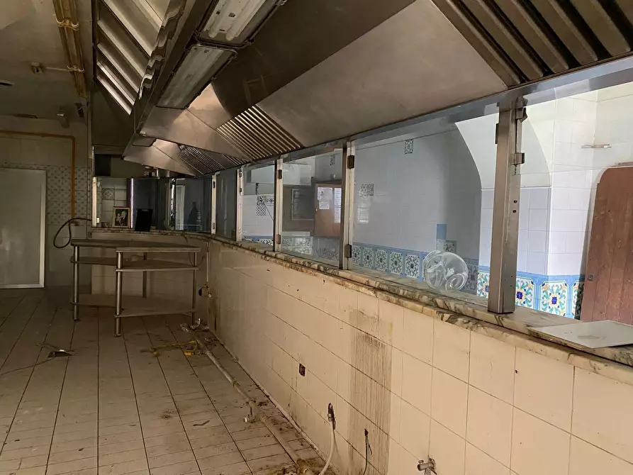 Immagine 21 di Negozio in vendita  in Via bruno Buozzi, 15 a San Giorgio A Cremano