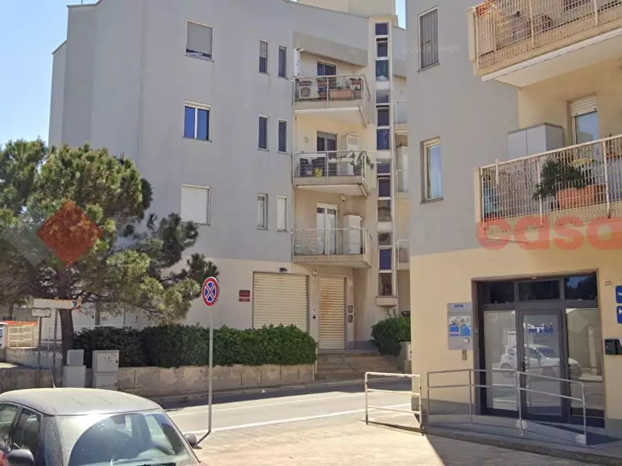 Immagine 1 di Ufficio in vendita  in Via ARIOSTO a Monopoli