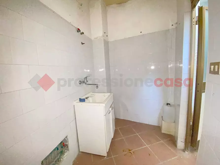 Immagine 23 di Negozio in vendita  in Via Piazza, snc a Sessa Aurunca