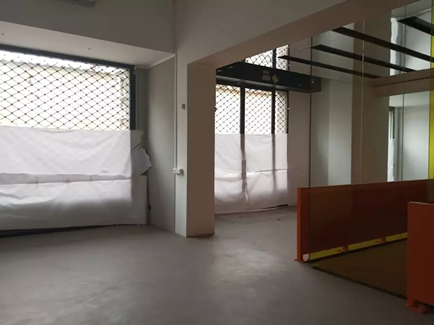 Immagine 3 di Negozio in affitto  in Via CAVOUR a Firenze