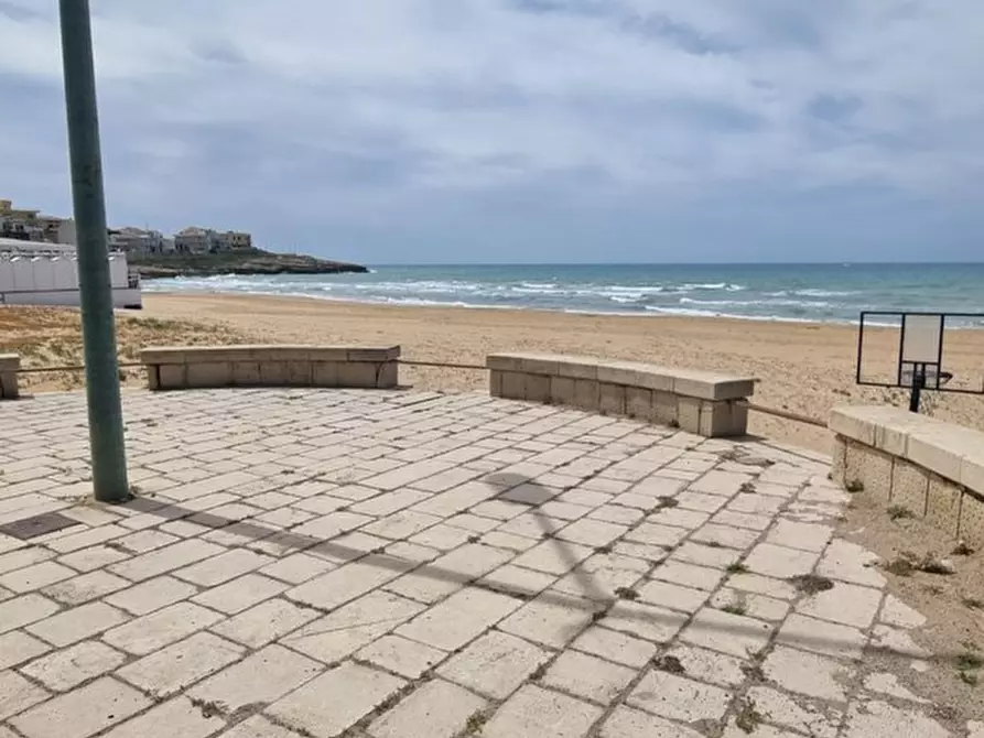 Immagine 31 di Palazzo in vendita  in Via Beatrice Cava d'Aliga, 6 a Scicli
