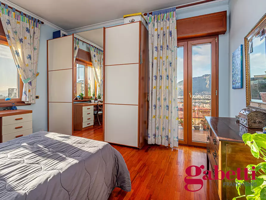 Immagine 13 di Appartamento in vendita  in Via San Domenico, 29 a Napoli