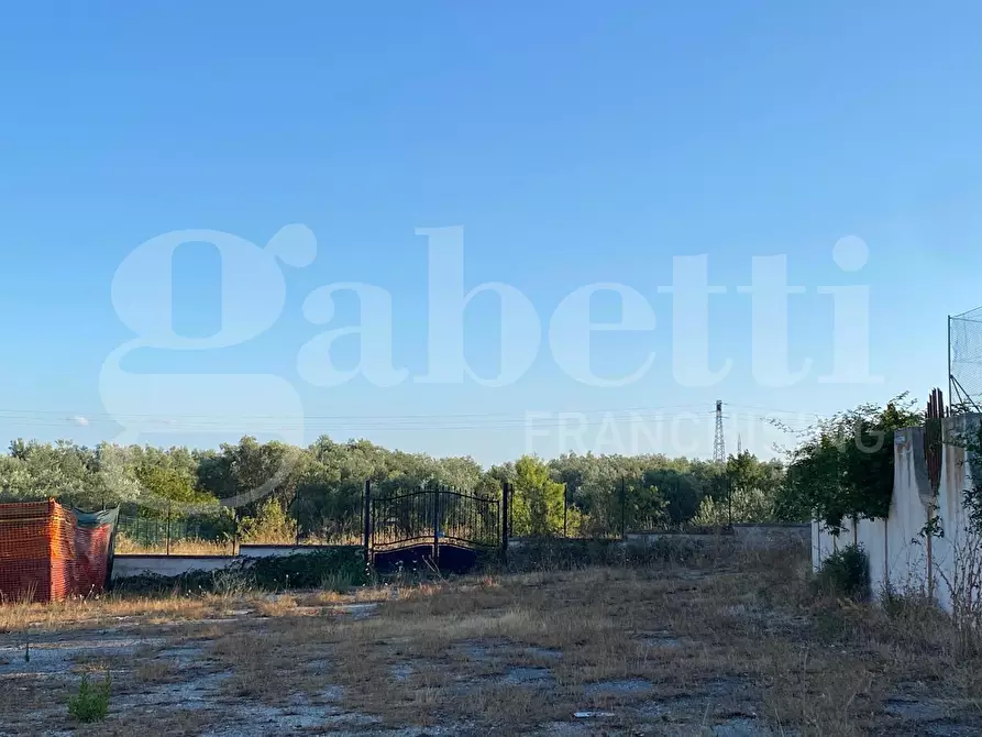 Immagine 2 di Terreno residenziale in vendita  in Via Di Valle Luna a Trani