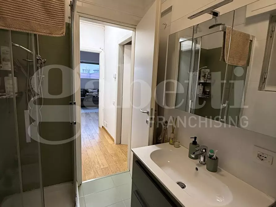 Immagine 22 di Palazzo in vendita  in Via Madruzza, snc a Como