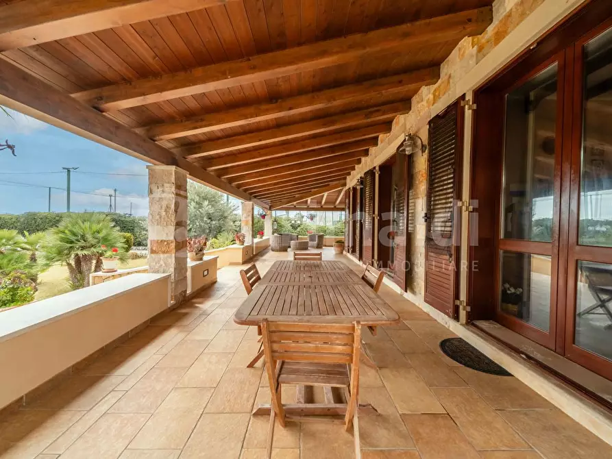 Immagine 5 di Villa in vendita  in Via Sandro Pertini a Avola