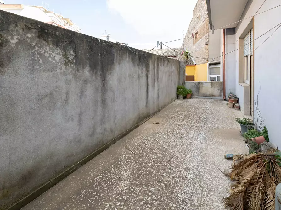 Immagine 3 di Appartamento in vendita  in Via OBERDAN, 10 a Ragusa