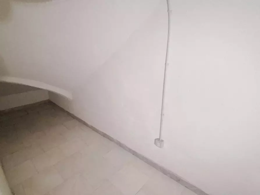 Immagine 3 di Magazzino in affitto  in Corso Umberto I a Napoli