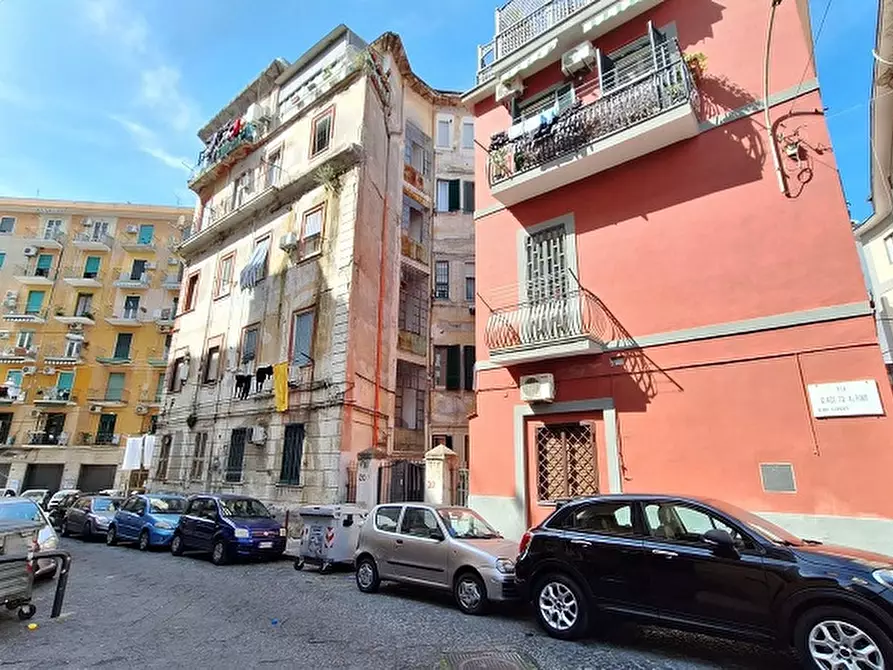 Immagine 1 di Appartamento in vendita  in Via Giacinto Albino a Napoli