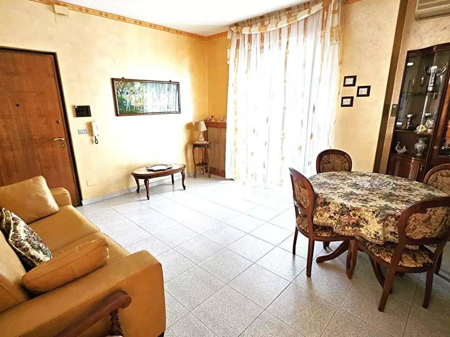 Immagine 12 di Appartamento in vendita  in Via Volturno a San Severo