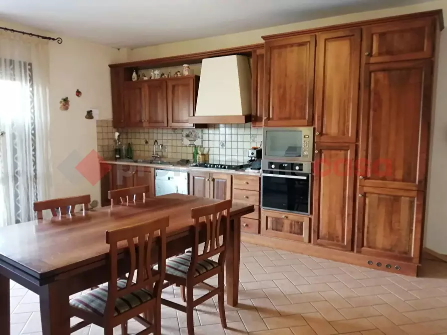 Immagine 1 di Appartamento in vendita  in Via 2 maggio a Castel Ritaldi