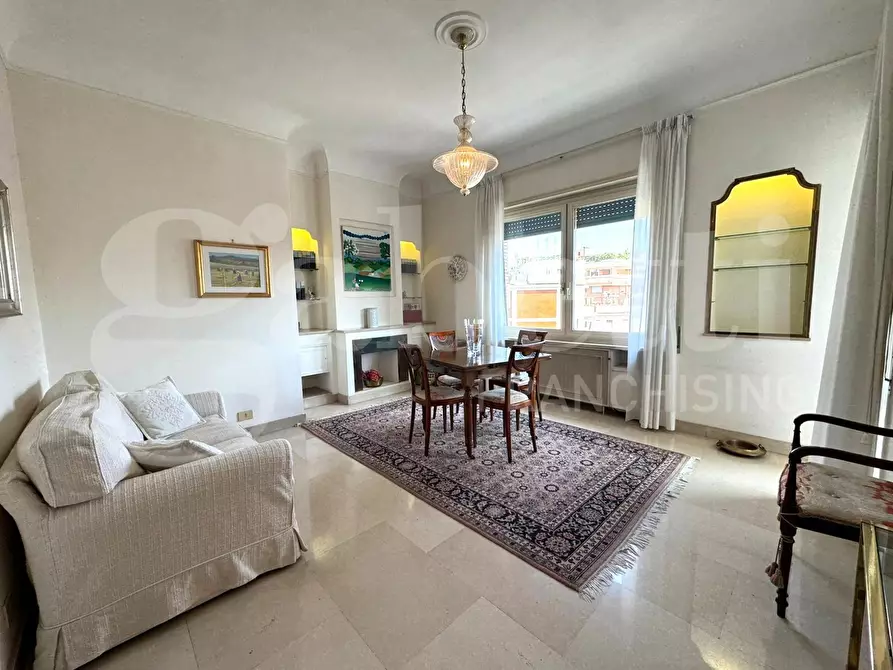 Immagine 2 di Appartamento in vendita  in Via Bolsena a Roma