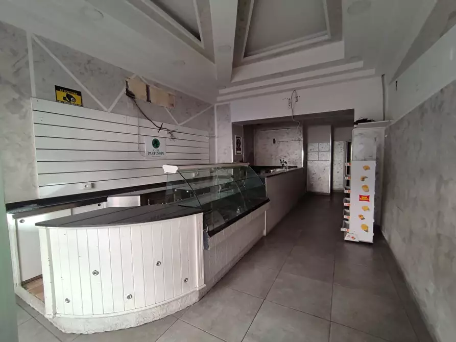 Immagine 13 di Negozio in vendita  in Corso Umberto I, 279 a Torre Annunziata
