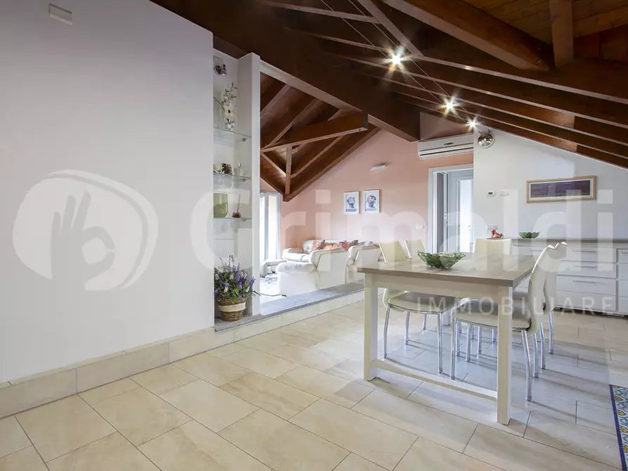 Immagine 20 di Albergo/B&B/Residence in vendita  in Via Besozzo, 12 a Mercallo