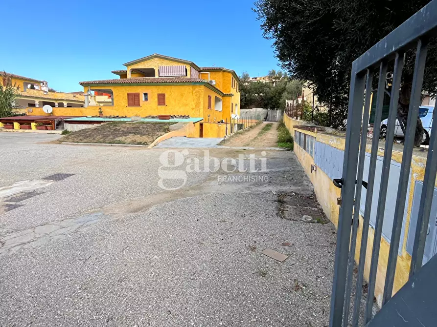 Immagine 24 di Appartamento in vendita  in Via Tanaunella Ss 125, . a Budoni