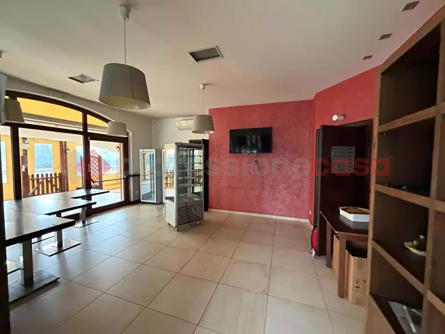 Immagine 21 di Negozio in affitto  in Via Casilina km 63.400, snc a Anagni