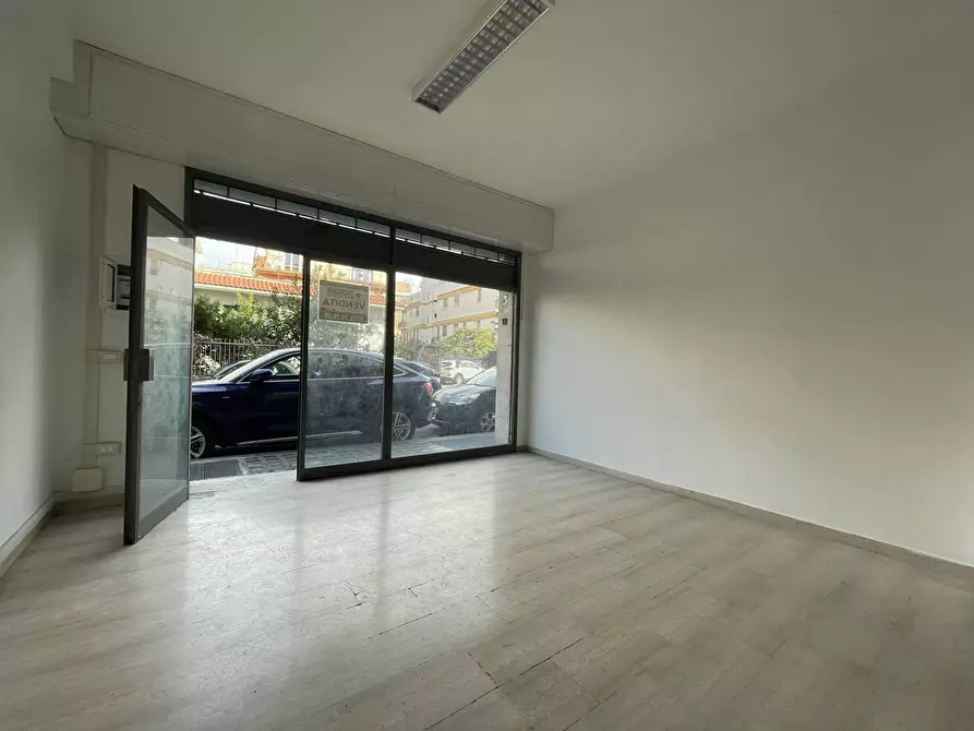 Immagine 6 di Negozio in vendita  in Via BOTTASSO, 5 a Terracina