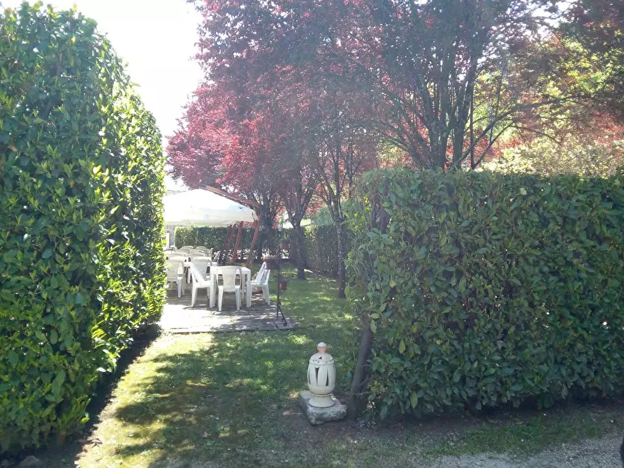 Immagine 5 di Negozio in vendita  in Via Della Fonte, snc a Fontechiari