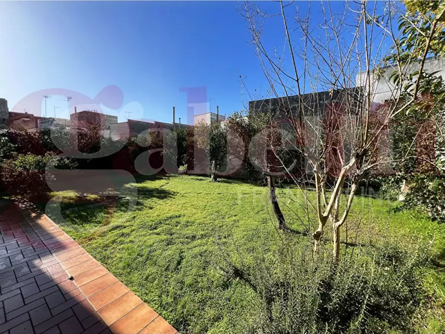 Immagine 25 di Villa in vendita  in Piazza Maria SS. del Rosario, 3/B a Guagnano