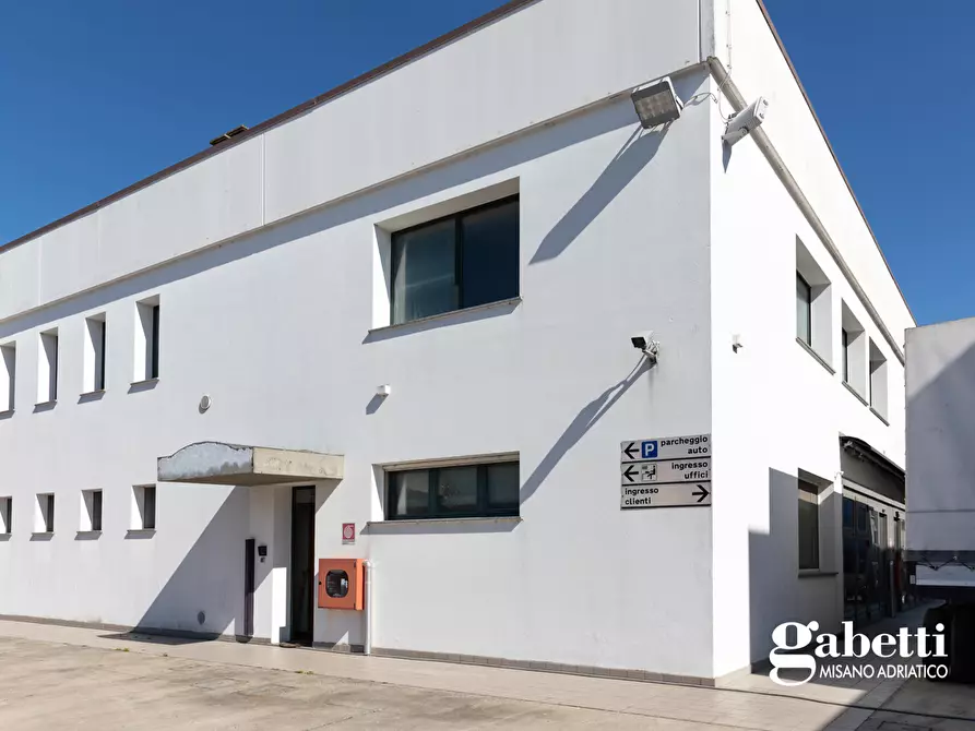 Immagine 1 di Capannone industriale in vendita  in Via Pennabilli, 6 a Riccione