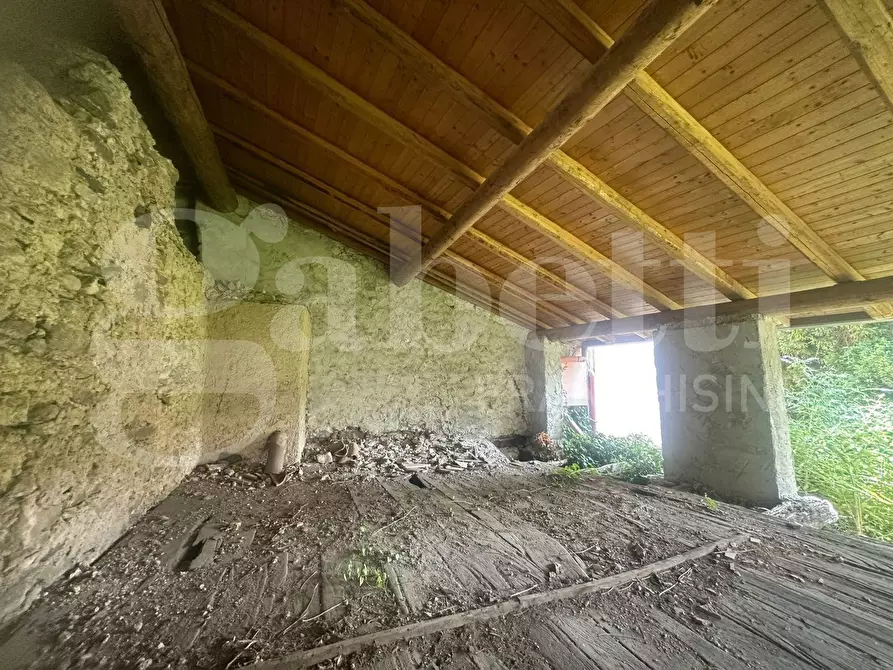 Immagine 6 di Palazzo in vendita  in Via Piave, SNC a Magreglio