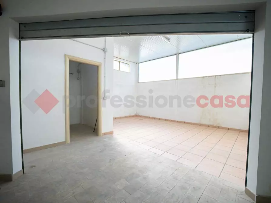 Immagine 28 di Negozio in vendita  in Via Casilina 62, 138 a Anagni