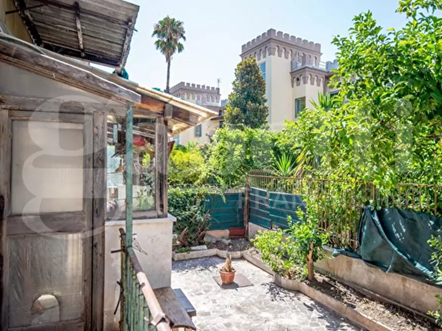 Immagine 5 di Villa in vendita  in Via Carlo de Marco a Napoli