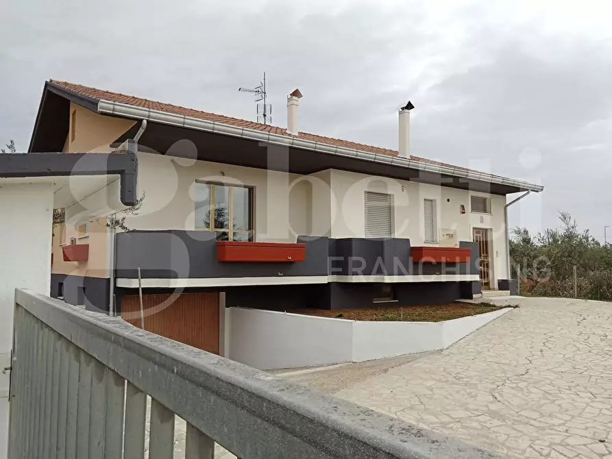 Immagine 1 di Villa in vendita  in Via Cupa, 88 a Giulianova