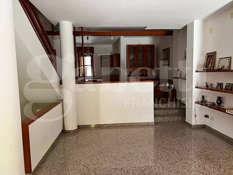 Immagine 8 di Palazzo in vendita  in Via RIMEMBRANZE, 131 a Montemesola