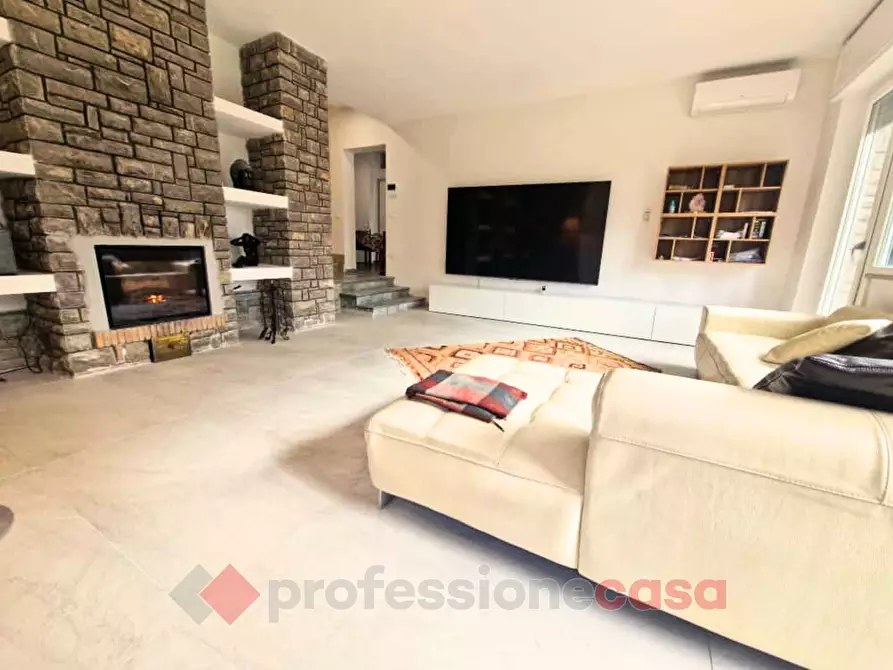 Immagine 3 di Villa in vendita  in Strada Dei Conservoni a Perugia