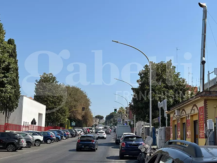 Immagine 8 di Attività commerciale in vendita  in Via della Pisana, 317 a Roma