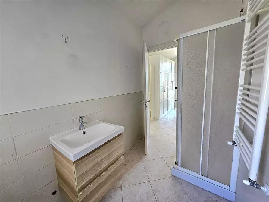 Immagine 24 di Appartamento in vendita  in Via SAN REMIGIO DI SOTTO, 18 a Massa