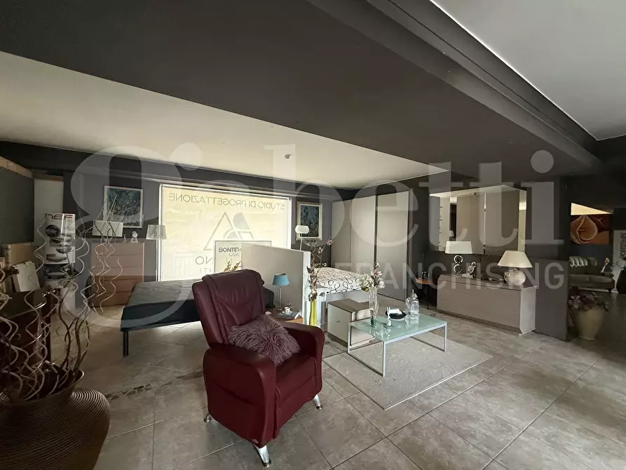 Immagine 3 di Ufficio in affitto  in Via LUCREZIA DELLA VALLE, 102/1 a Catanzaro