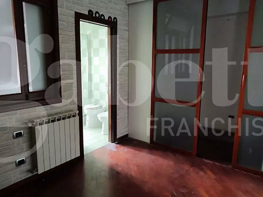 Immagine 16 di Appartamento in affitto  in Via campania a Napoli