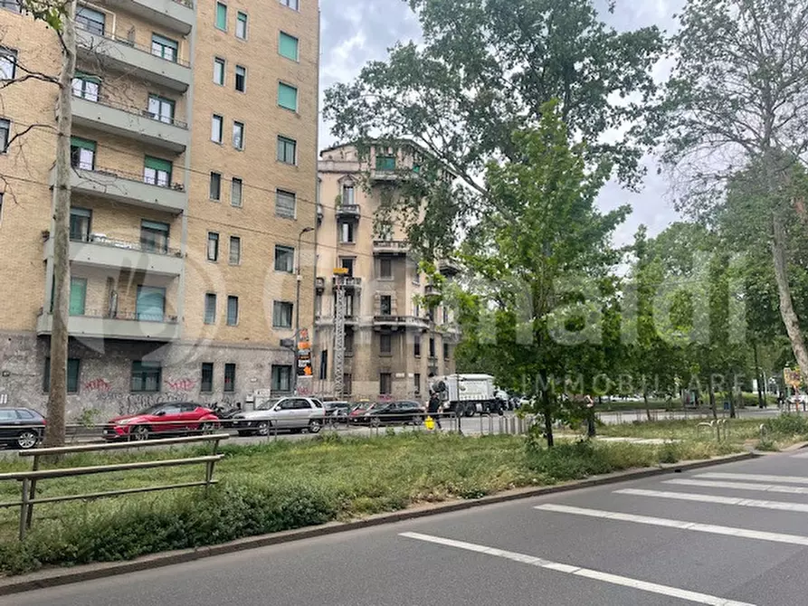Immagine 13 di Appartamento in vendita  in Via Cenisio a Milano