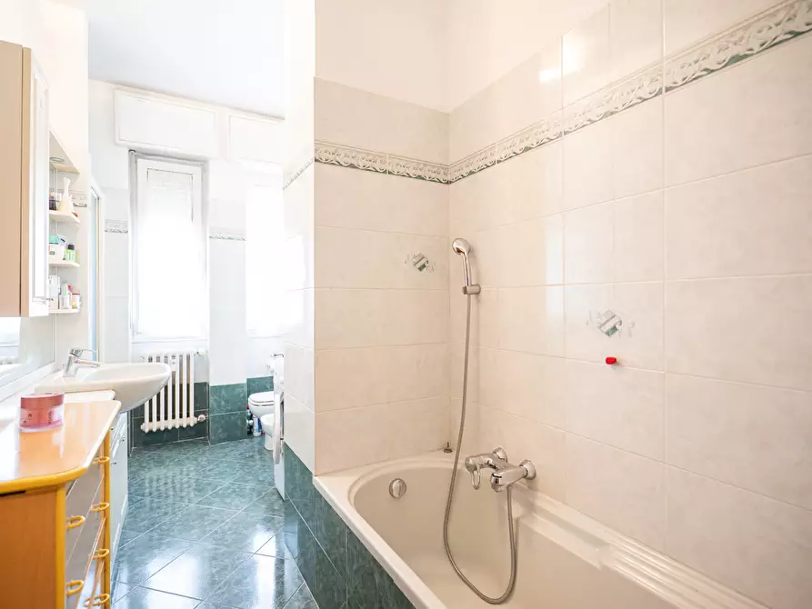 Immagine 24 di Appartamento in vendita  in Via Giambellino a Milano