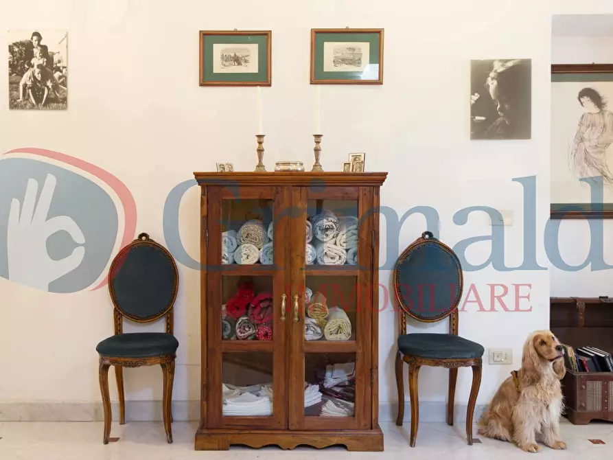 Immagine 8 di Palazzo in vendita  in Via BEATRICE a Massa