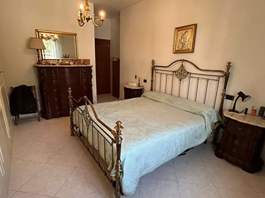 Immagine 8 di Appartamento in vendita  in Via Michele Guadagno a Napoli