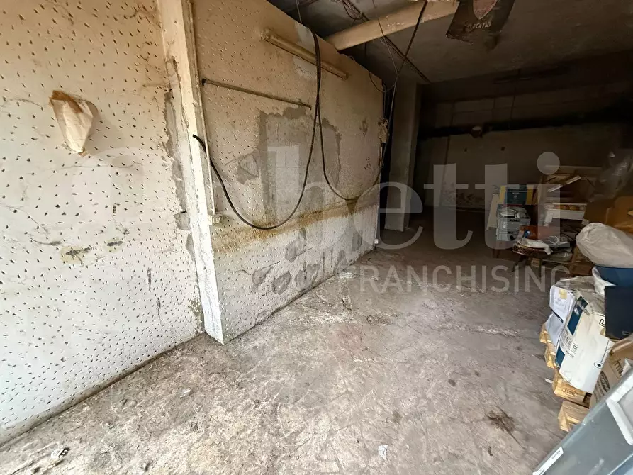 Immagine 8 di Magazzino in vendita  in Via Busalla, 9 a Roma