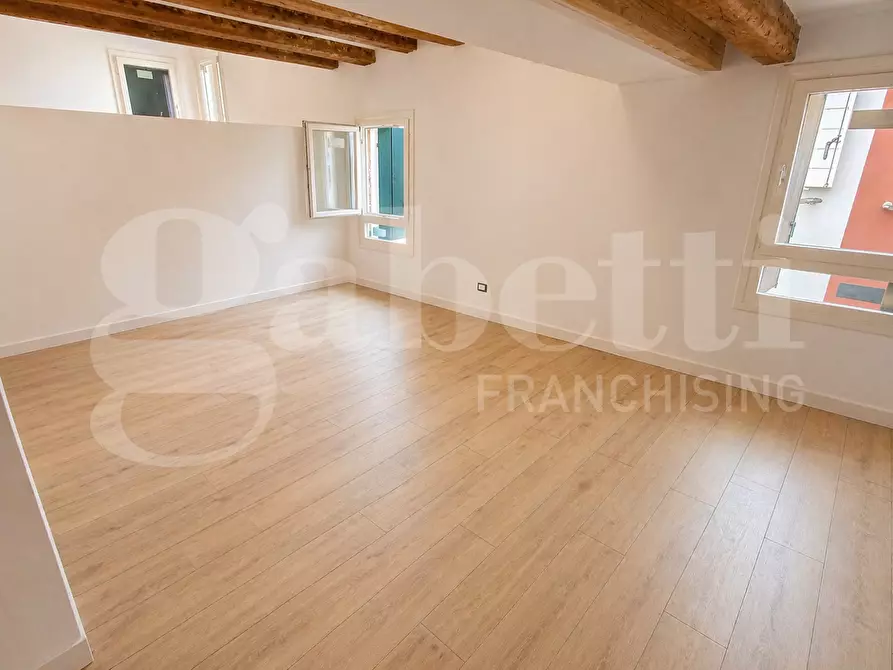 Immagine 11 di Multiproprietà in vendita  in Via ISOLA DI PELLETRINA Calle Chiesa Ognisanti a Venezia