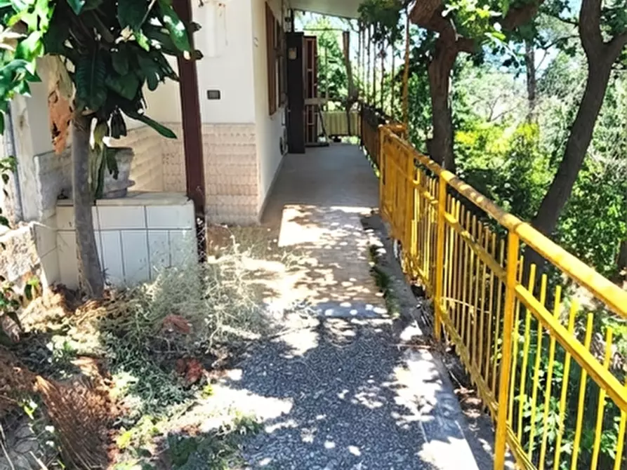 Immagine 15 di Villetta a schiera in vendita  in Via PARCO LA VECCHIA, 1 a Cassano Delle Murge