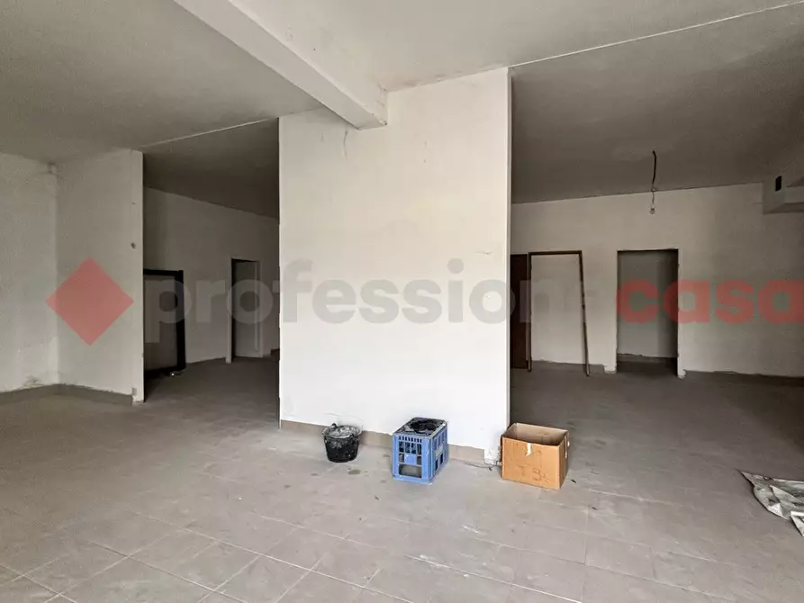 Immagine 15 di Negozio in affitto  in Via S.S. 155 Montelena, 15 a Alatri