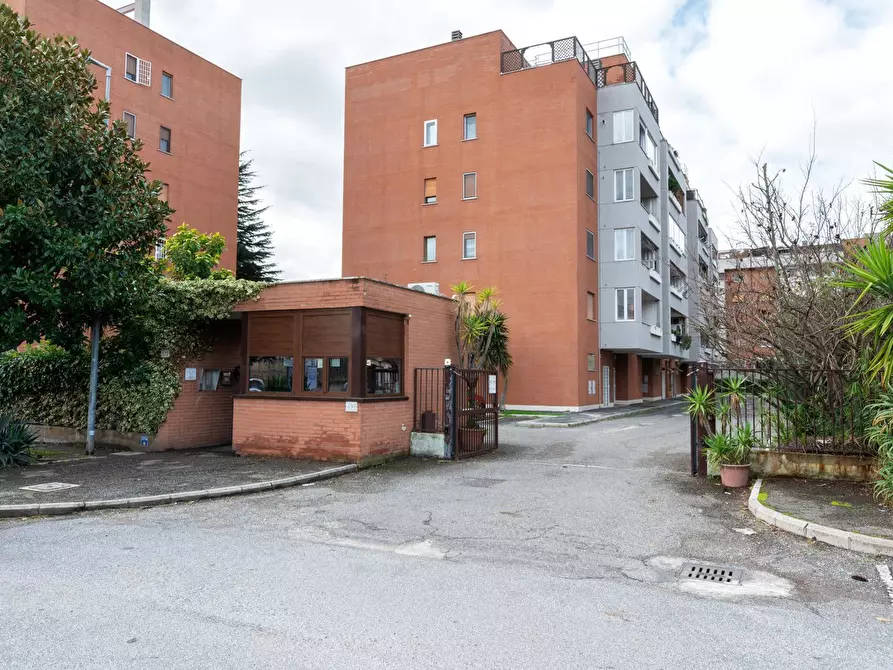 Immagine 27 di Appartamento in vendita  in Via di Dragoncello, 497 a Roma