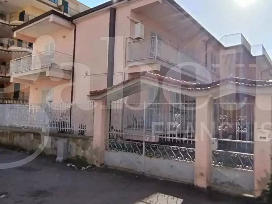 Immagine 1 di Palazzo in vendita  in Via corridoni a Aversa