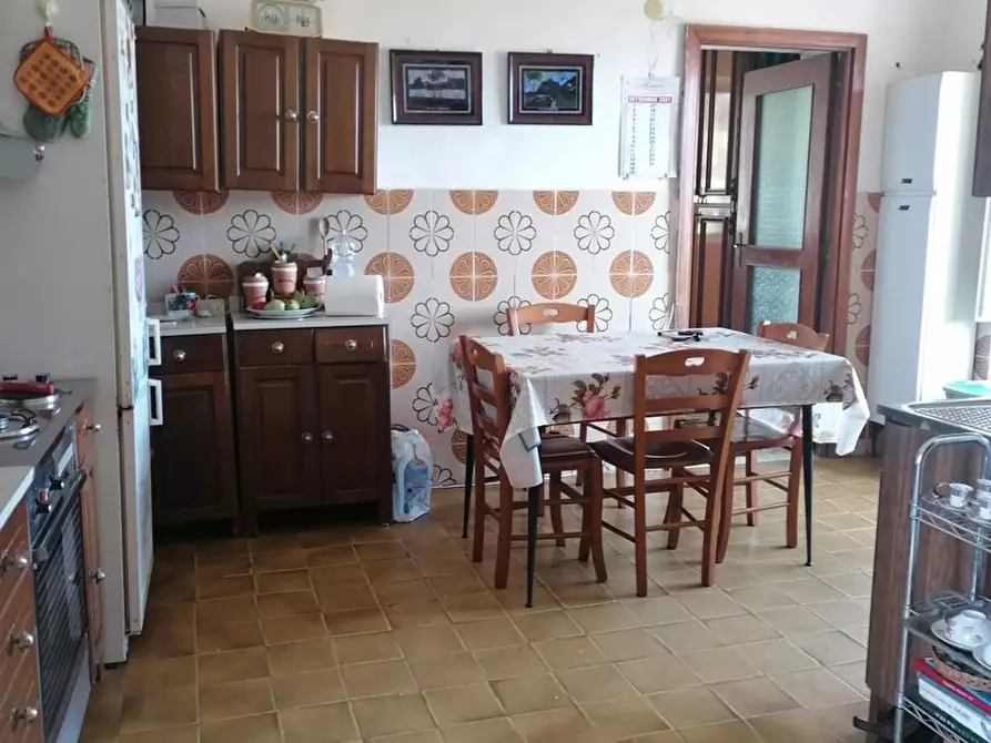 Immagine 4 di Appartamento in vendita  in Via Lazio, 68 a Torre Del Greco